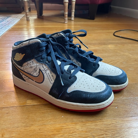 Air Jordan Youth- size 6.5 / Take Flight - Picture 1 of 4